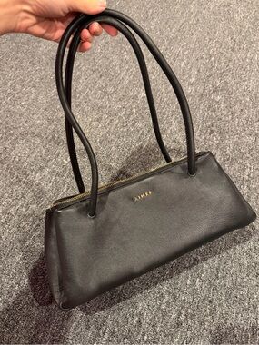 AIMEE Porto Triple Compartment East/West Leather Shoulder Bag – Black – Like New